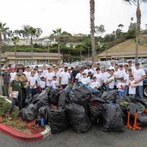 pimco_volunteers-with-weed-bags